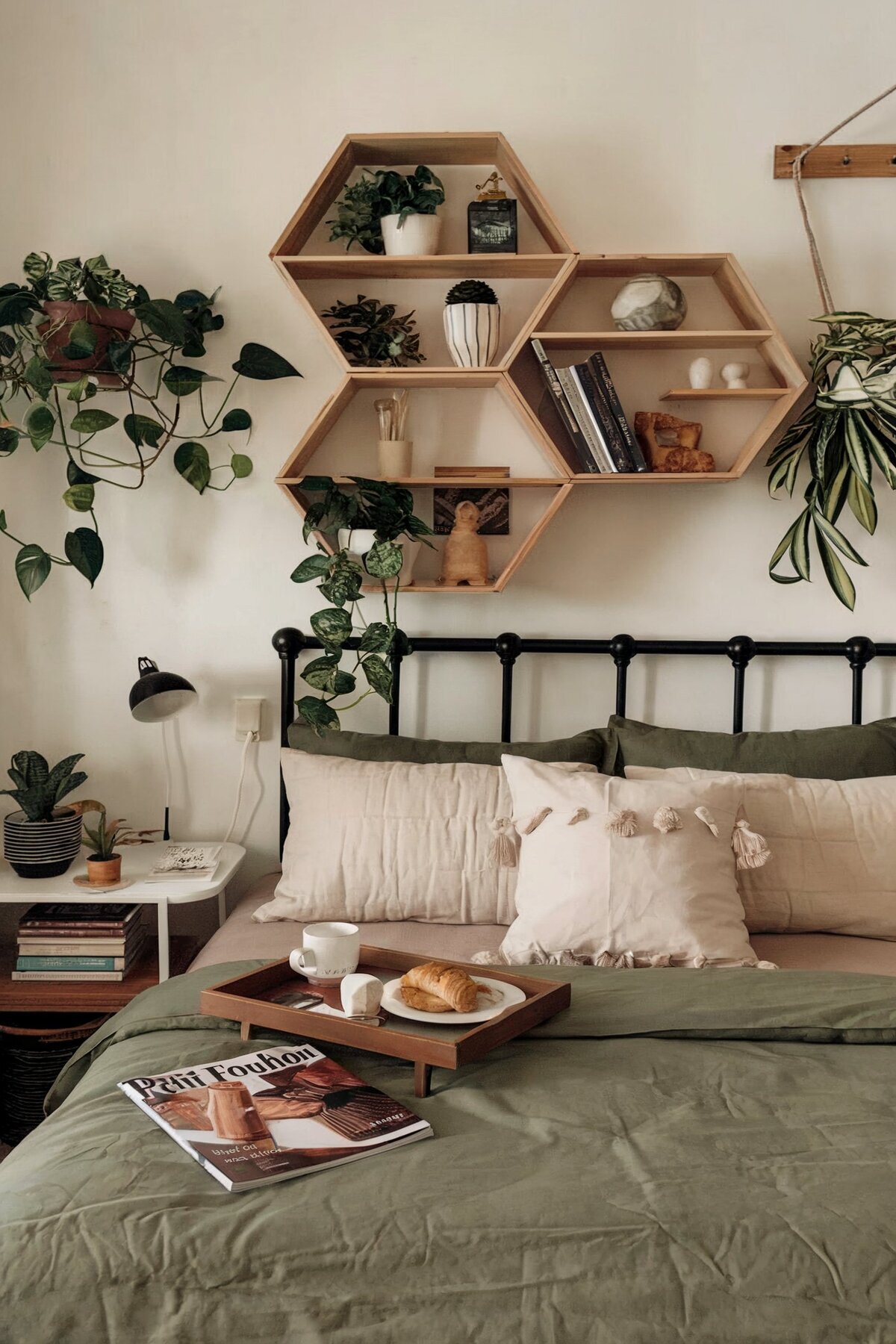 Boho bedroom decor diy makeover.(1)