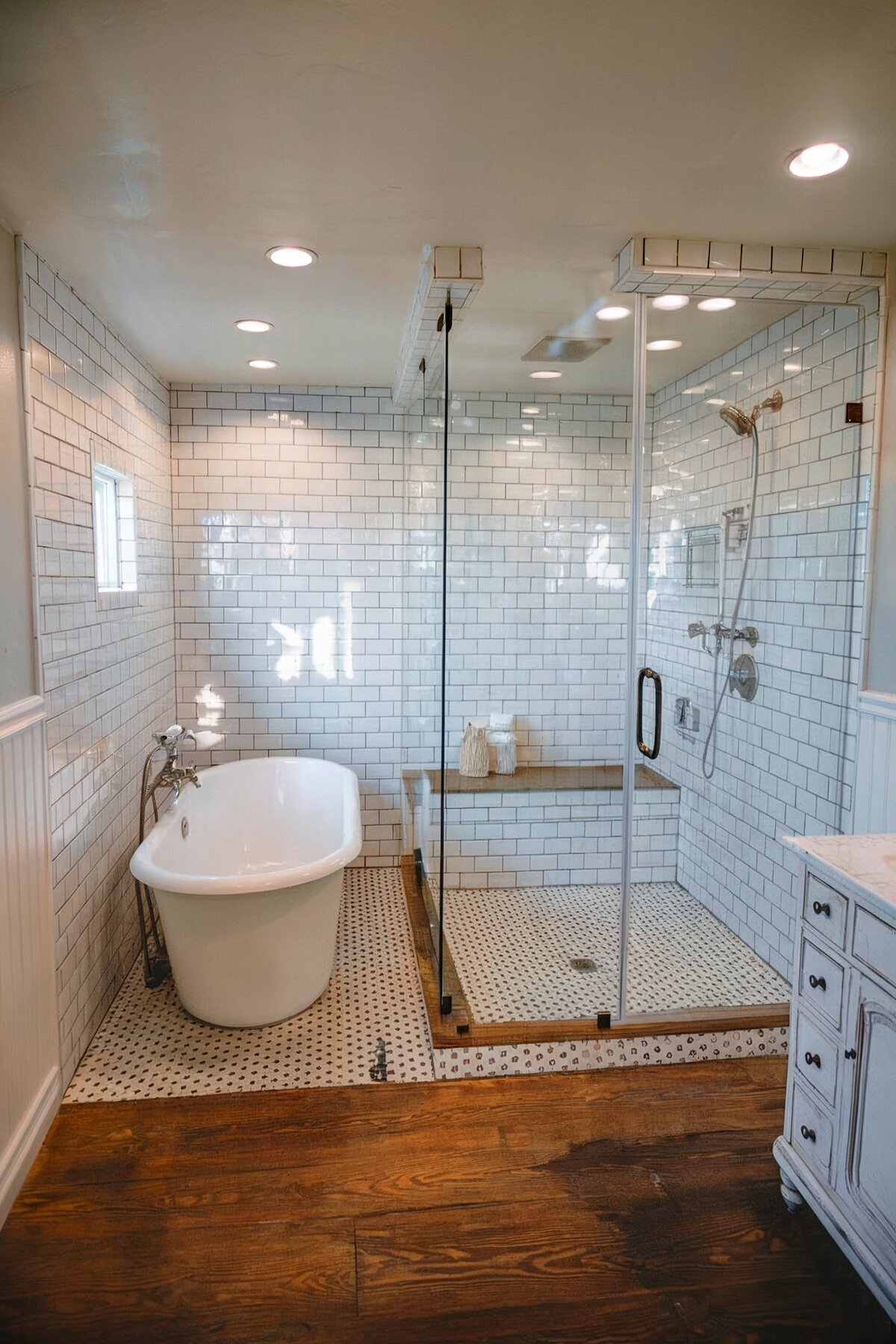 Farmhouse Bathroom Shower Ideas fixtures