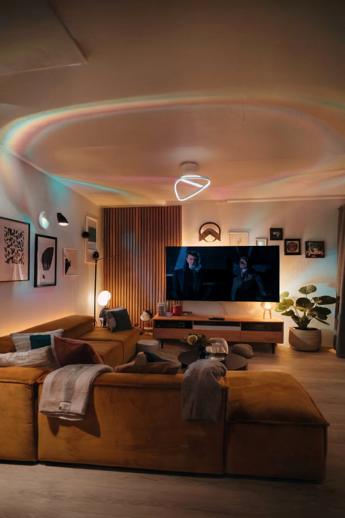 Minimalist living room ideas ambient lighting vibrant