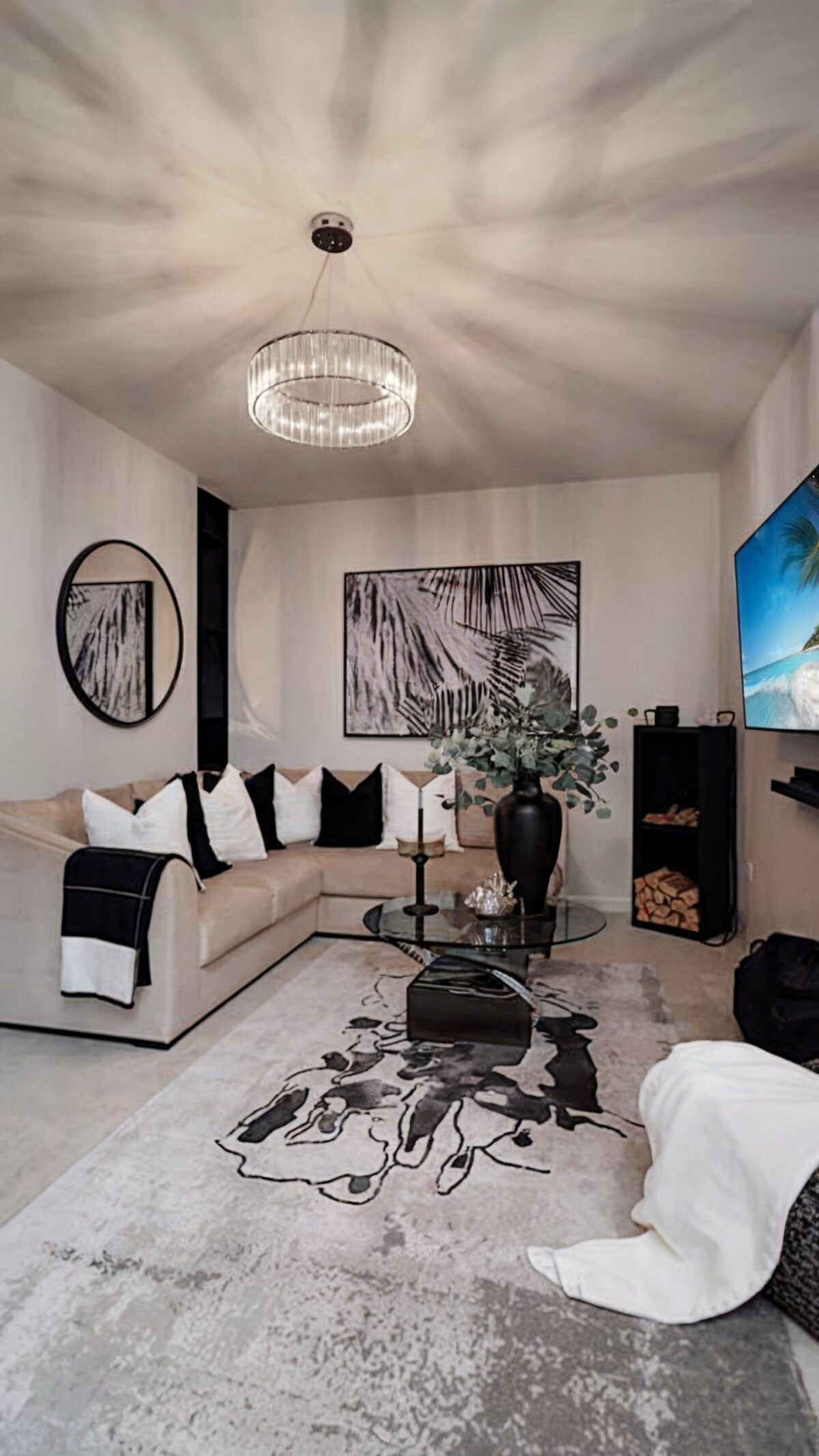 Modern Living Room Decor for a 1 Bedroom Apartment