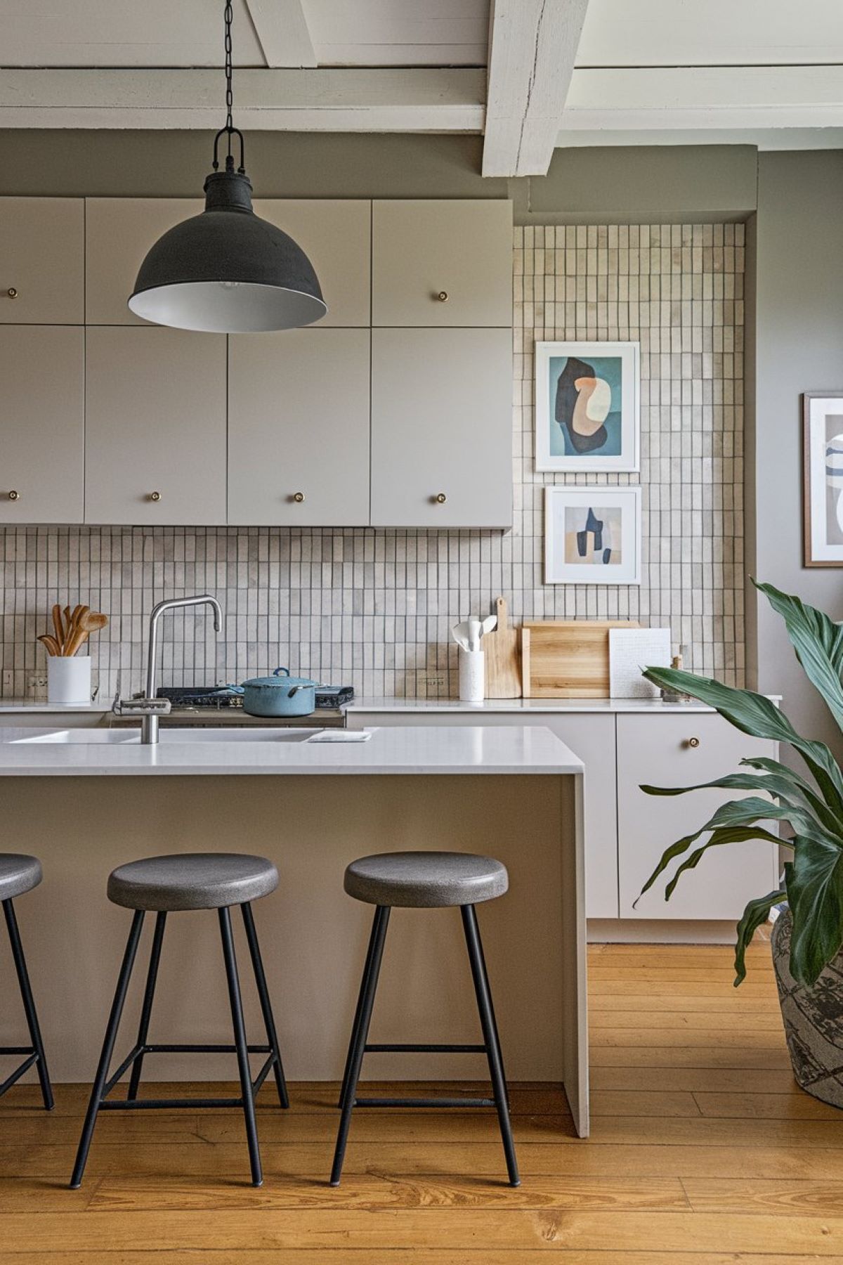 eclectic minimalist kitchen decor idea1