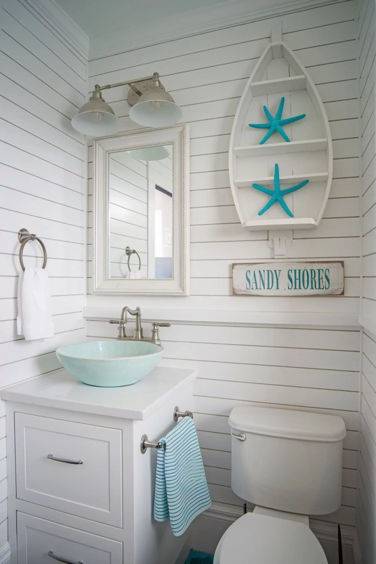 small coastal bathroom ideas white