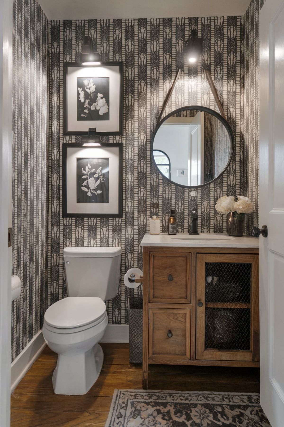 small farmhouse bathroom lighting ideas