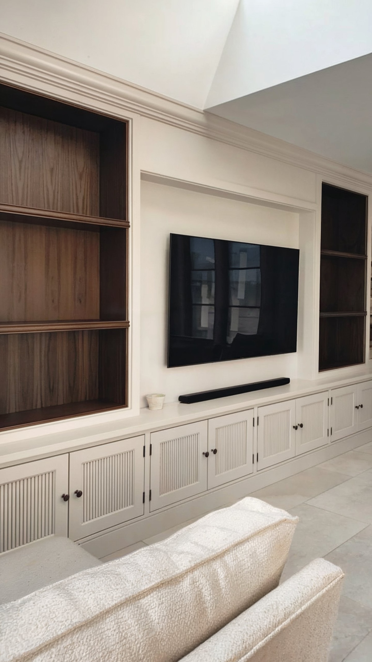 white luxurious living room decor