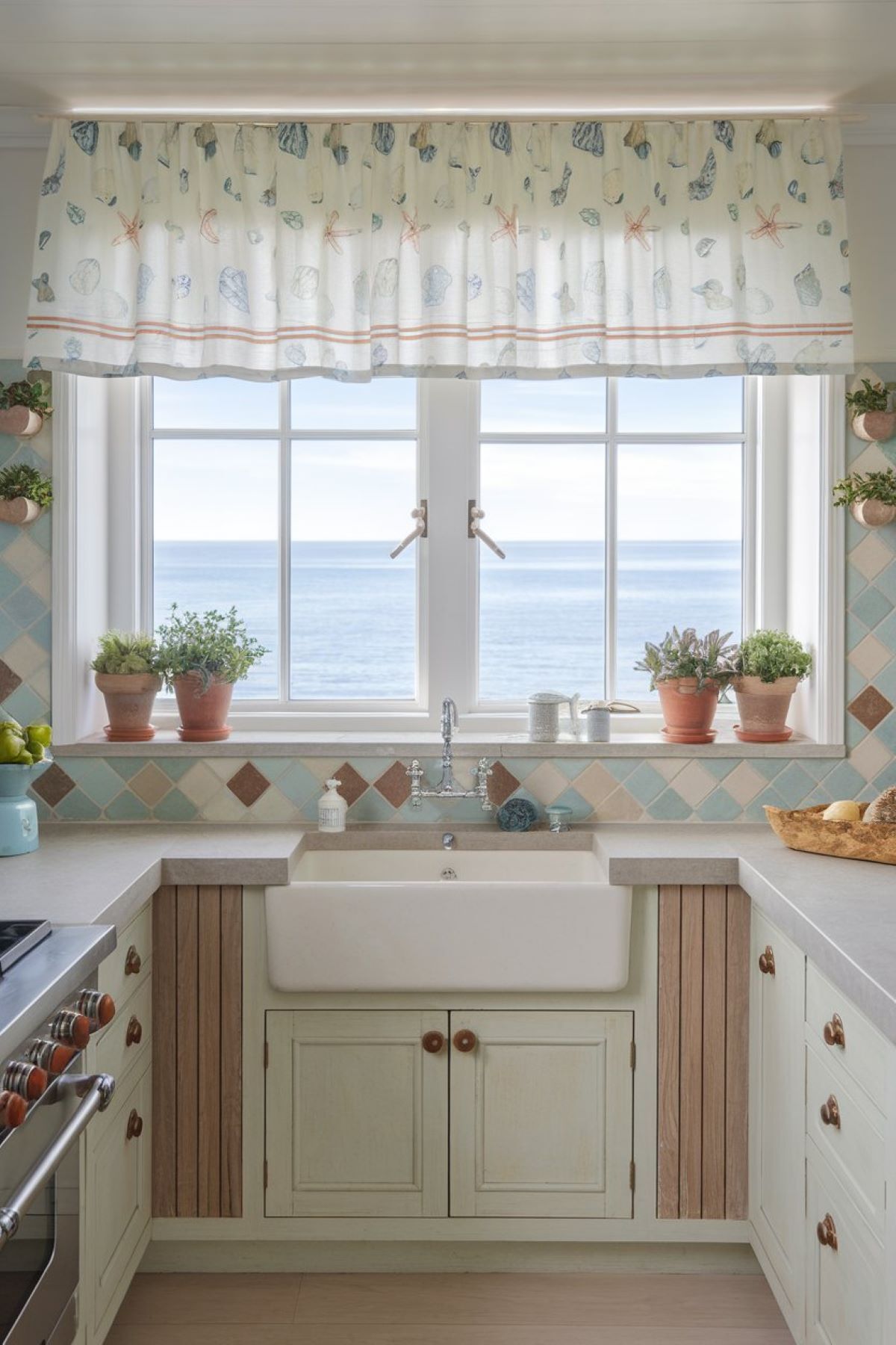 coastal kitchen valance idea