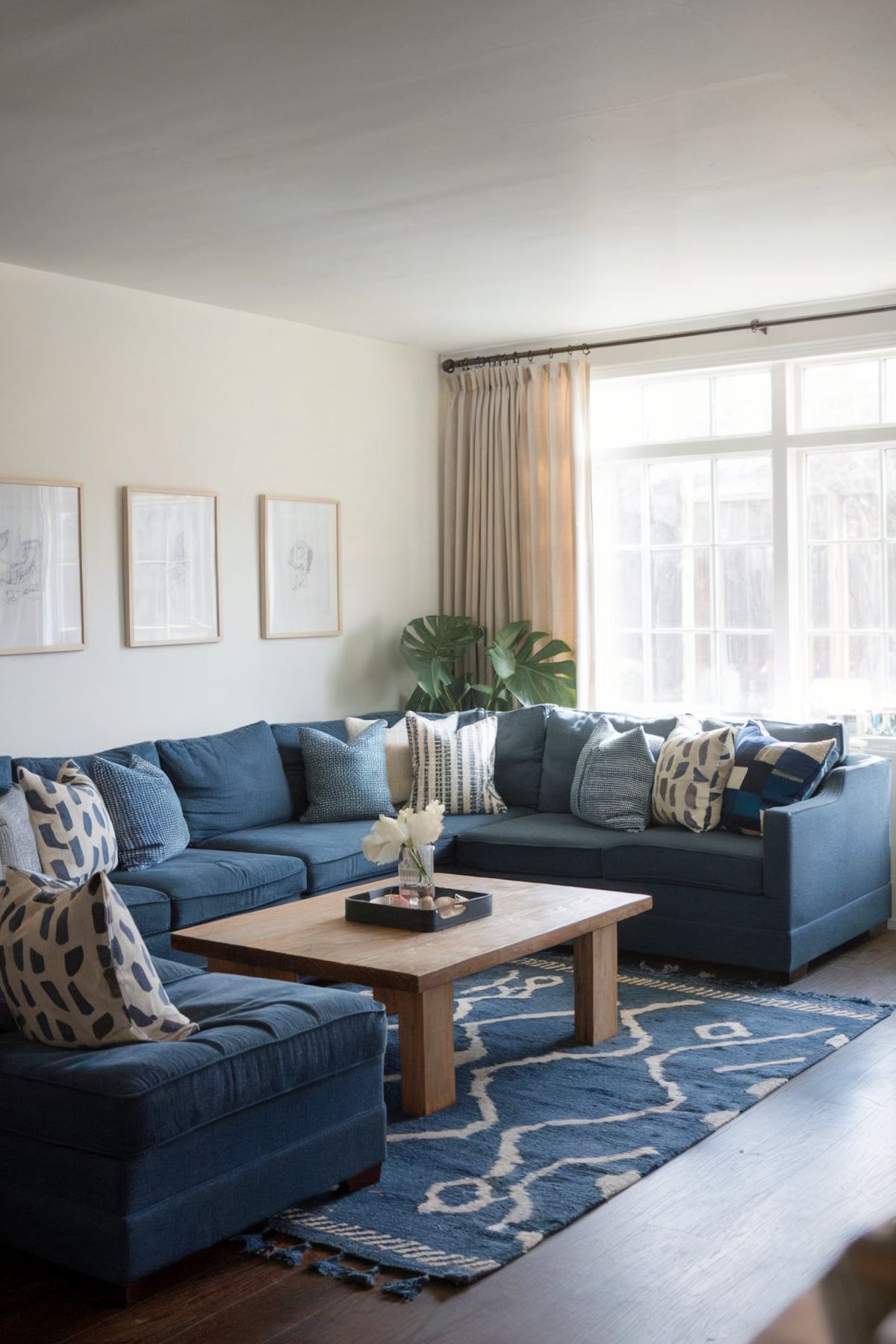 family room design blue